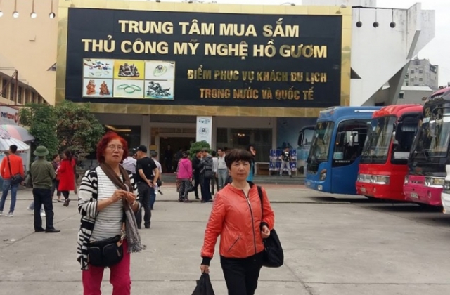 Cửa hàng phục vụ tour “0 đồng”: Thích nộp bao nhiêu thuế thì nộp?
