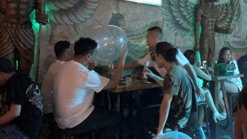 Điểm báo ngày 17/7/2019: Bóng cười, shisha tràn ra phố