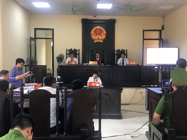 Quang cảnh phiên tòa.