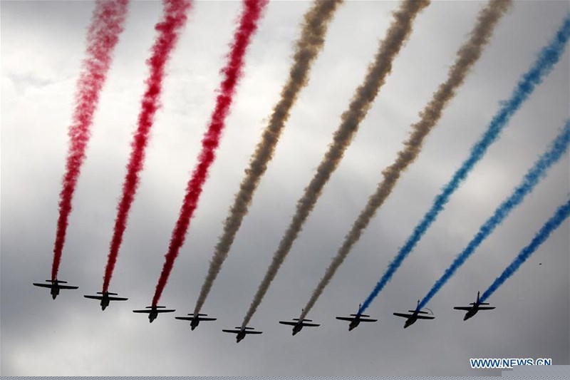 Màn trình diễn máy bay nhân ngày Quốc khánh Pháp.