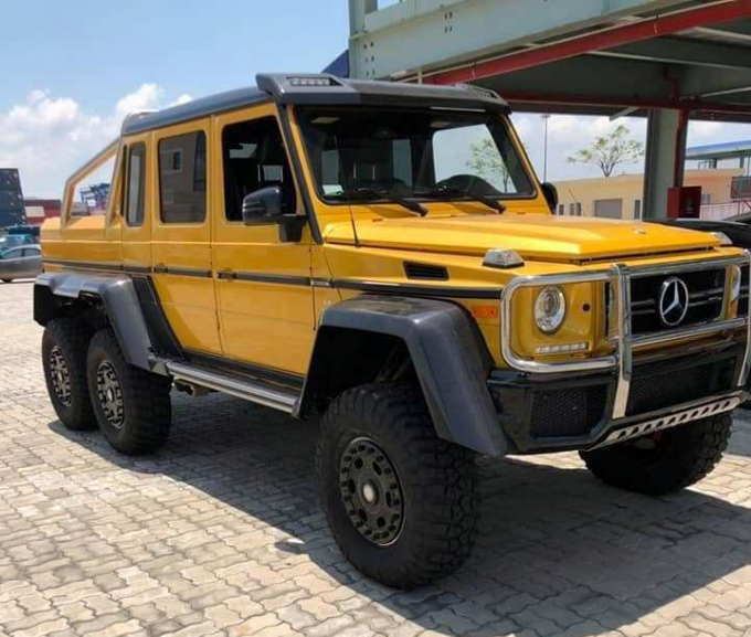 Mercedes-AMG G63 6x6 hàng độc đã về đến Việt Nam trước sự ngỡ ngàng của hầu hết giới chơi xe Việt.
