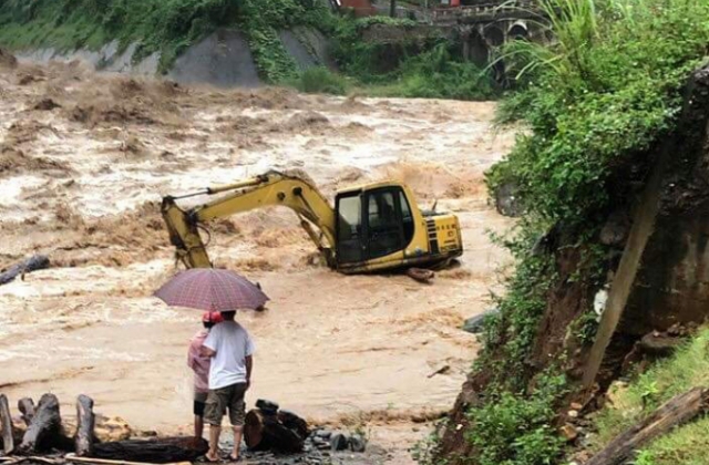 Mưa lớn gây ra lũ cục bộ ở Yên Bái ​