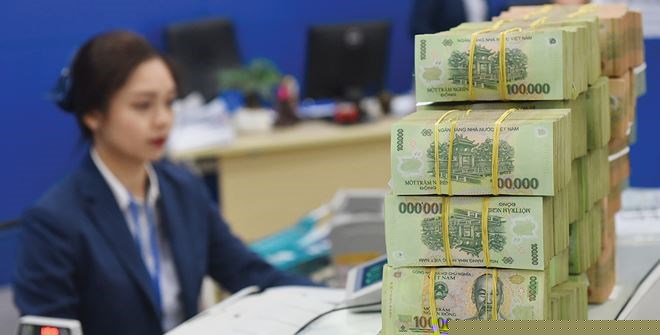 Các tổ chức tín dụng (TCTD) đang tái cơ cấu, bị siết room tín dụng khá chặt để phù hợp với việc đảm bảo tỷ lệ an toàn vốn.