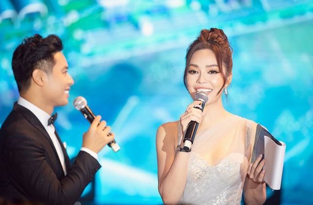 Thực hư cát-sê MC cao choáng váng, “ngồi mát ăn bát vàng” qua lời kể Dương Cẩm Lynh