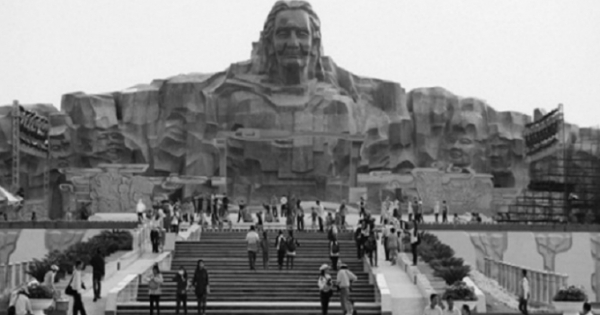 “Không ai hiểu chiến tranh hơn những người mẹ”