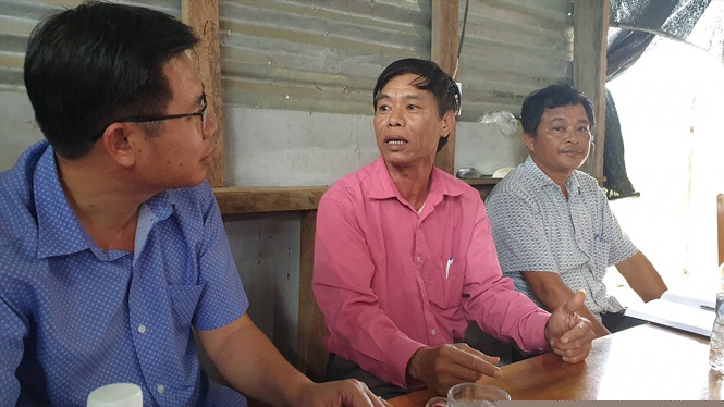 Người d&acirc;n khiếu kiện đ&ograve;i đền b&ugrave;.