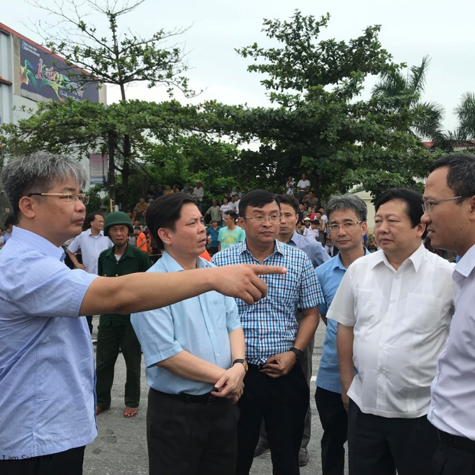 Ngay sau khi nắm bắt được thông tin về vụ tai nạn, ông Nguyễn Văn Thể, Bộ trưởng Bộ Giao thông Vận tải cùng lãnh đạo Ủy ban ATGT Quốc gia đã xuống hiện trường chỉ đạo các cơ quan chức năng của tỉnh Hải Dương khẩn trương khắc phục hậu quả và điều tra nguyên nhân vụ tai nạn.    Trước đó, ông Nguyễn Dương Thái - Phó Bí thư Tỉnh ủy, Chủ tịch UBND tỉnh Hải Dương đã xuống hiện trường trực tiếp chỉ đạo công tác khắc phục hậu quả