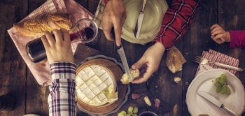 4 thói quen ăn uống ảnh hưởng đến giấc ngủ