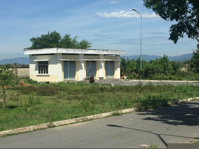 Cáº­n cáº£nh nhÃ  mÃ¡y nÆ°á»c hÃ ng trÄm tá»· Äá»ng bá» hoang hÆ¡n 10 nÄm - áº£nh 3