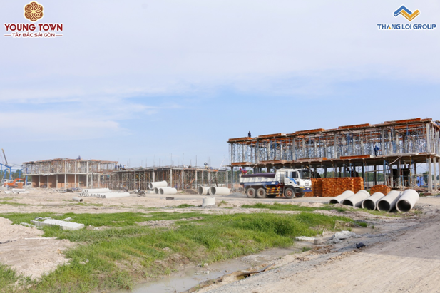 Young Town Tây Bắc Sài Gòn đang được đẩy nhanh tiến độ, dự kiến bàn giao quý I/2020.