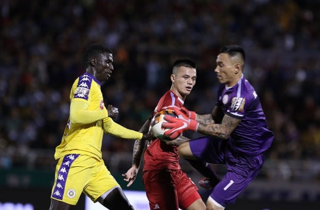 Vòng 18 V.League: Hòa Hà Nội kịch tính trên sân nhà, TP.HCM tiếp tục giữ ngôi đầu BXH