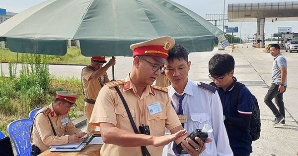 Chỉ khi có đợt kiểm tra, tài xế mới chịu chấp hành luật giao thông?