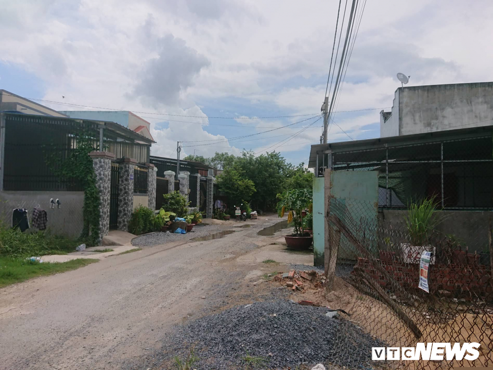 Xây nhà trái phép tràn lan ở xã Tân Quý Tây. 