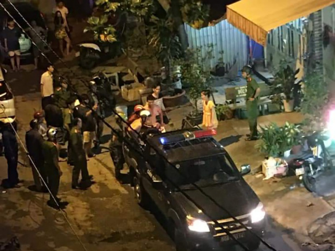 chem-lia-tay-o-duong-pham-hung_ugiq