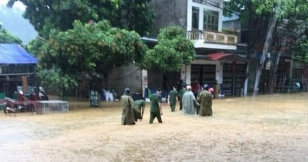 Mưa đặc biệt lớn trên 200mm, nhiều địa phương ở Lào Cai ngập lụt nặng