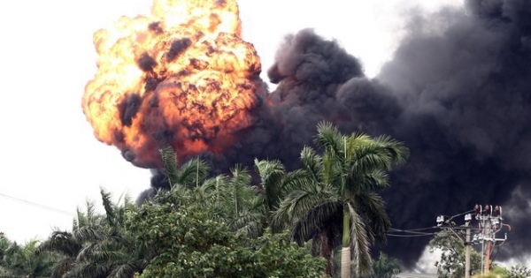 Khẩn trương làm rõ nguyên nhân cháy kho hóa chất tại Hà Nội