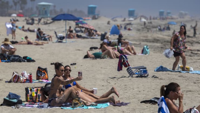 Theo WHO, việc vội vã nới phong tỏa có thể khiến dịch bùng phát mạnh trở lại. (Ảnh: Reuters)