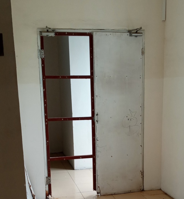 Cửa thoát hiểm thường trong tình trạng “hững hờ”, chỗ kín chỗ hở