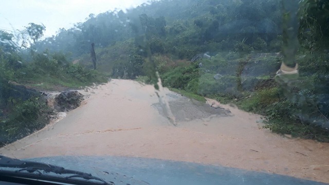 Mưa lũ phá hủy, gây ngập úng nhiều tuyến đường ở huyện Bát Xát - Lào Cai.