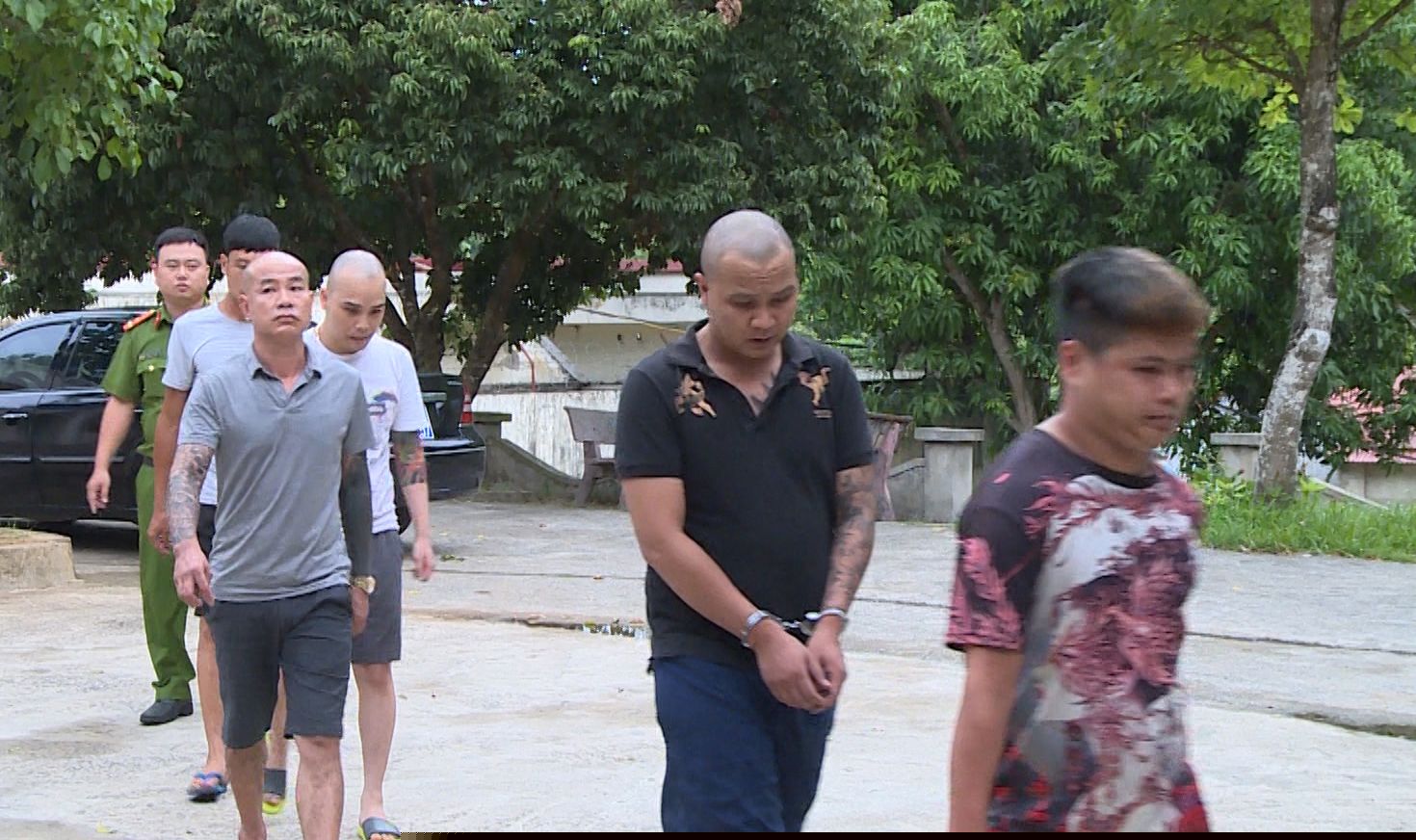 Thanh Hoá: Bắt quả tang 24 nam thanh, nữ tú sử dụng ma túy “bay lắc” tại phố núi