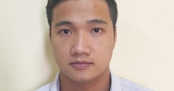 Giả bộ xe hết xăng để giở trò đồi bại với bé gái 12 tuổi