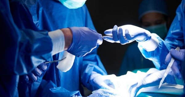 Suýt mất cánh tay vì 