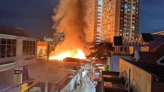 Cháy lớn ở xưởng gỗ tại TP Vũng Tàu gây thiệt hại hàng chục tỷ đồng