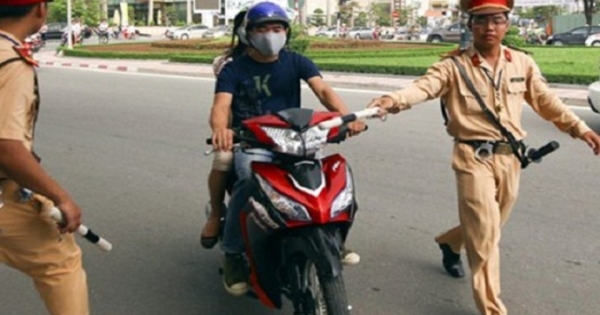 Từ 5/8/2020: CSGT chỉ được dừng xe trong 4 trường hợp