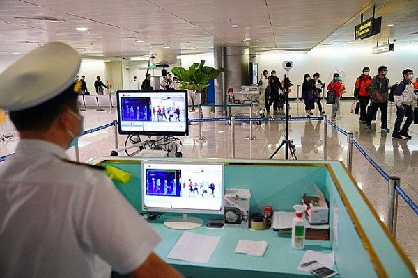 Thêm 1 trường hợp mắc Covid-19 mới nhập cảnh vào Việt Nam.