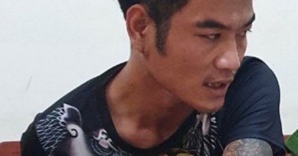 Chạy xe máy phân khối lớn mang lô “hàng trắng” khủng về xuôi thì bị bắt giữ