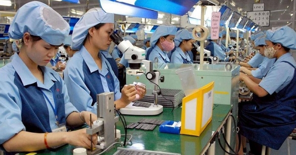 Vị trí trung gian có thể giúp FDI vào Việt Nam lội ngược dòng