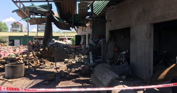 Nồi hơi nổ như bom, chị tử vong em trai bị thương nặng