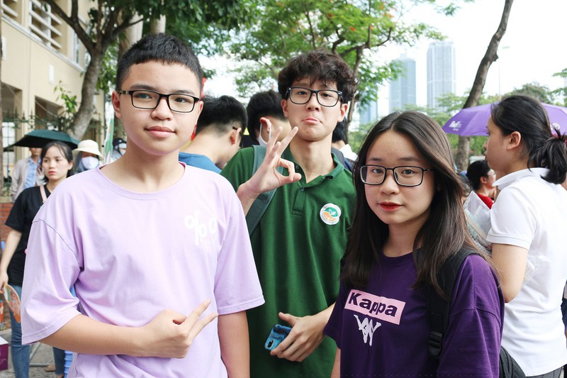 Hai bạn thí sinh An Minh Anh và Trần Minh Dương, học sinh trường THCS Ngôi Sao, Thanh Xuân (bên phải).