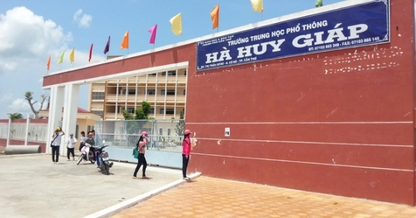 Điều tra vụ án nam sinh lớp 10 nhảy từ tầng 3 xuống đất tử vong