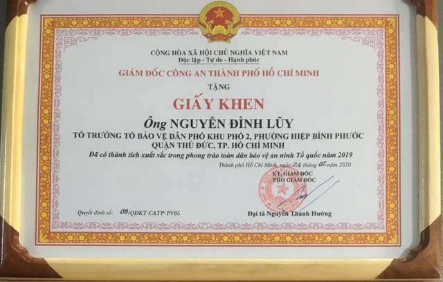 Ông Luỹ nhận hơn 100 bằng khen, giấy khen về thành tích xuất sắc trong phong trào toàn dân bảo vệ an ninh Tổ quốc và phòng chống tội phạm. 