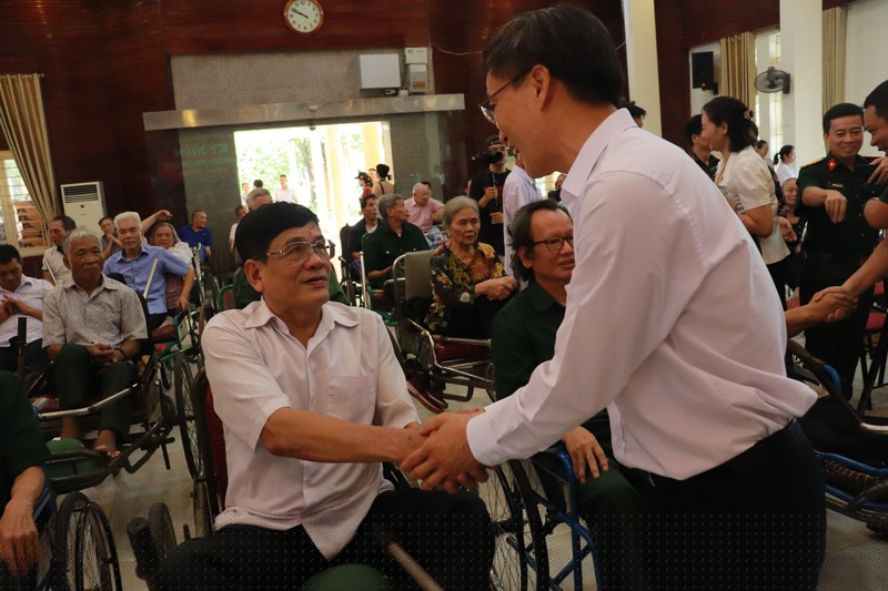 Bộ Tư pháp tri ân, thăm hỏi tại Trung tâm điều dưỡng thương binh Thuận Thành, Bắc Ninh