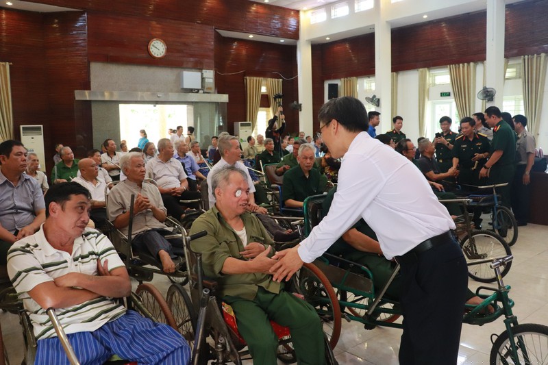 Bộ Tư pháp tri ân, thăm hỏi tại Trung tâm điều dưỡng thương binh Thuận Thành, Bắc Ninh