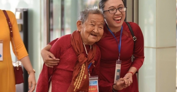 Tôn vinh 300 mẹ Việt Nam anh hùng tiêu biểu toàn quốc