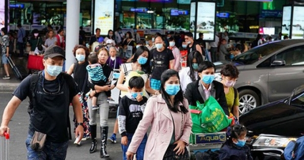 Yêu cầu người dân Hà Nội tiếp tục đeo khẩu trang nơi công cộng