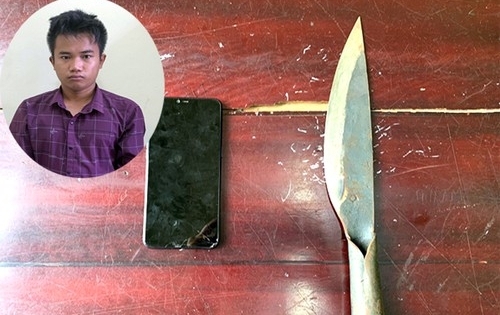 Kẻ cuồng game dùng dao nhọn khống chế nữ tài xế để cướp tài sản