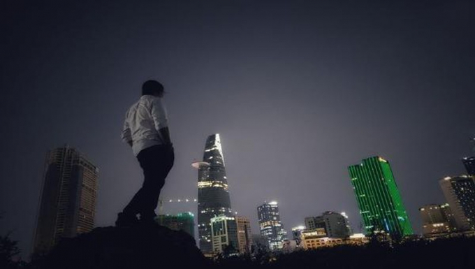 Phượt thủ trở về Việt Nam sau 1111 ngày vòng quanh trái đất bằng xe máy.