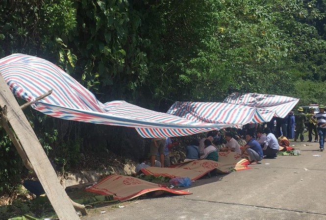 Vụ tai nạn xảy ra trên đường Hồ Chí Minh nhánh Tây khiến 15 người tử vong và 21 người bị thương