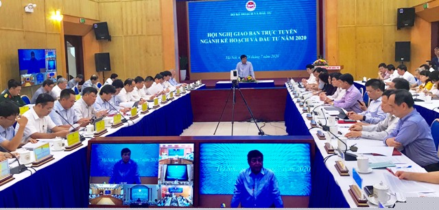 Tiếp tục thực hiện kiểm soát dịch và phục hồi nền kinh tế ở mức hợp lý