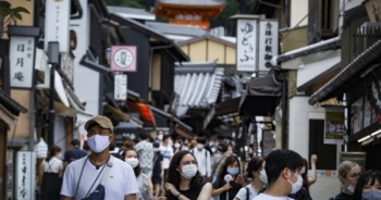 Cuộc chiến cam go phía trước của thế giới với đại dịch Covid-19