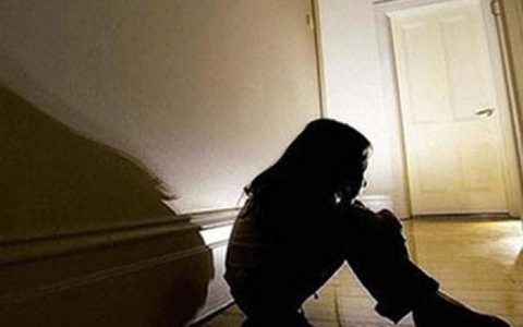 Cụ ông 63 tuổi dâm ô cháu nội của bạn