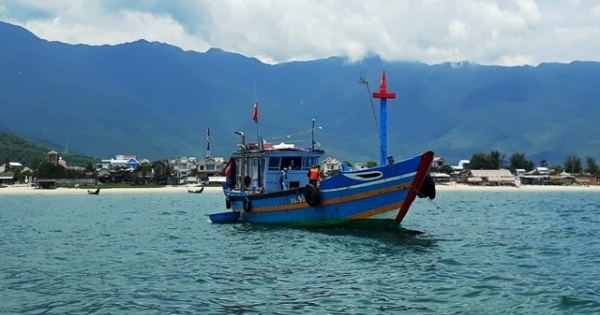 Bắt quả tang tàu cá chở người từ Đà Nẵng đi trốn cách ly
