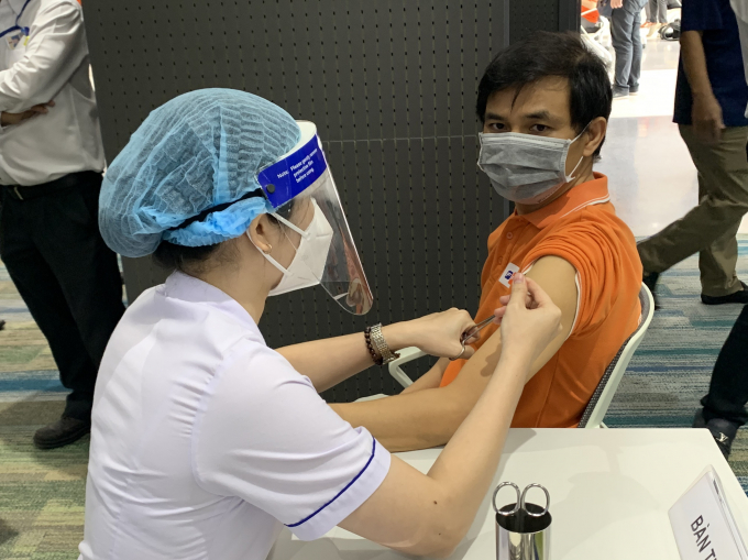 Hiện nay thành phố chưa tiêm ngừa vaccine COVID-19 dịch vụ và đang thực hiện tiêm vaccine miễn phí cho nhóm ưu tiên theo quy định.