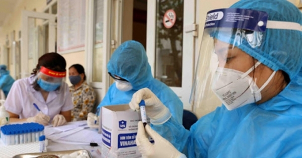Nóng: Hà Nội thêm 10 ca dương tính SARS-CoV-2, 5 người cùng gia đình