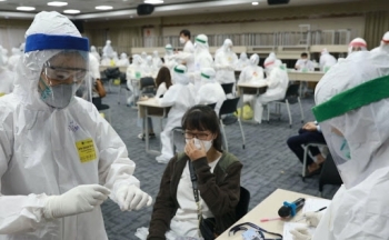 Hà Nội: Con gái của bảo vệ KCN Thăng Long và 1 người ở Mỹ Đức dương tính Covid-19