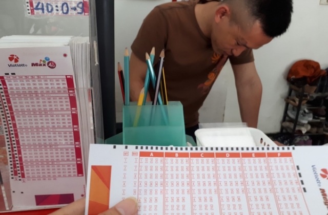 Một tấm vé số trúng độc đắc hơn 53 tỷ đồng được phát hành ở Hà Nội